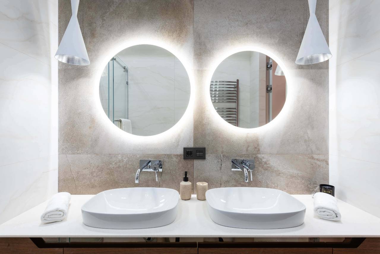 Bathroom Lighting: Soft White vs. Daylight – Which is Better?
